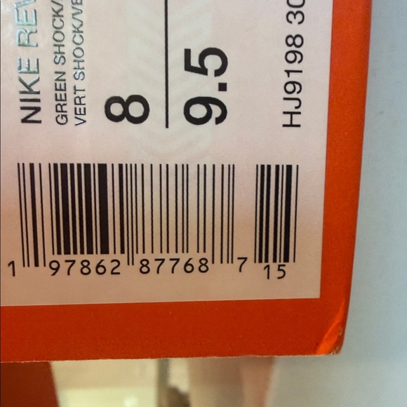 Nike Mens Revolution 8 Green Running Shoes - Lightweight Comfort BNIB!!! - Picture 10 of 10